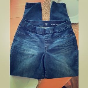 👖Crown & Ivy Skinny Jeans